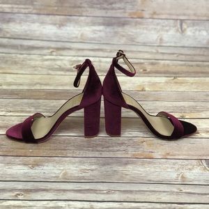 VINCE CAMUTO burgundy velvet strappy heels